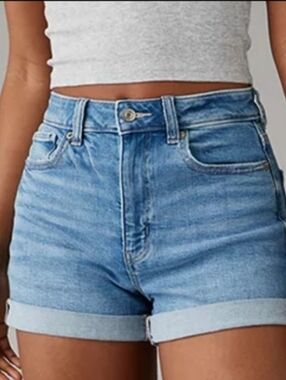 AE Cuffed Stretch Mom Short Size 16